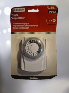 White Indoor 24-Hour Timer for Holiday String Lights